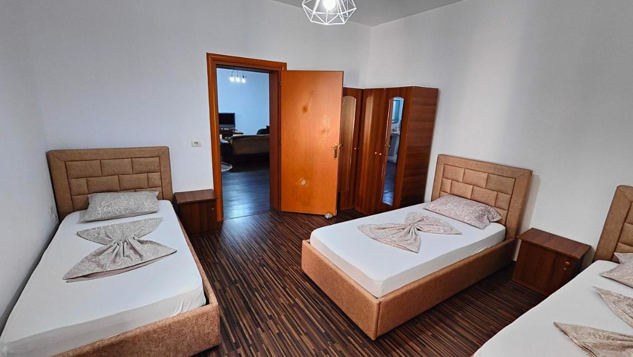Appartamento Familiare Di Toni Shkoder Luaran gambar